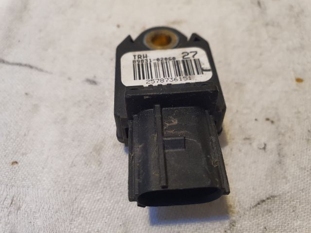 bontott TOYOTA AURIS Jobb első Oldal Ütközés Érzékelő