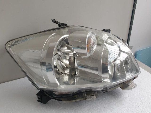 bontott TOYOTA AURIS Jobb Fényszóró