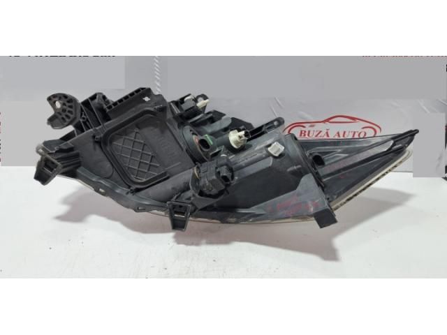 bontott TOYOTA AURIS Jobb Fényszóró