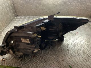 bontott TOYOTA AURIS Jobb Fényszóró