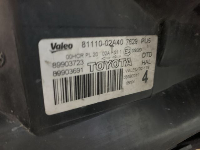 bontott TOYOTA AURIS Jobb Fényszóró