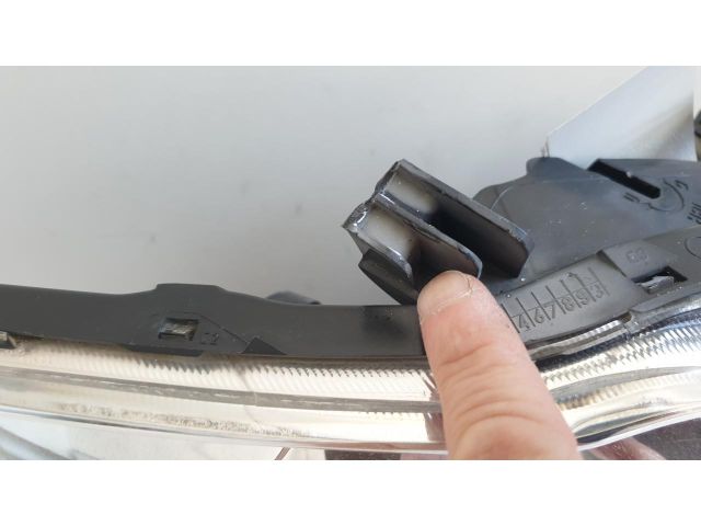 bontott TOYOTA AURIS Jobb Fényszóró