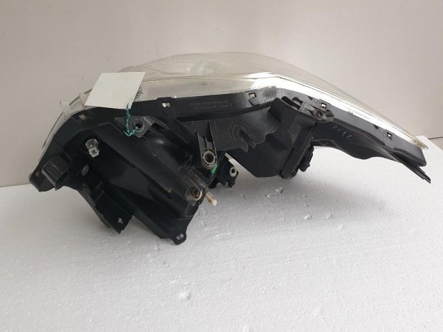 bontott TOYOTA AURIS Jobb Fényszóró