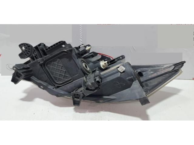 bontott TOYOTA AURIS Jobb Fényszóró