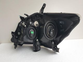 bontott TOYOTA AURIS Jobb Fényszóró