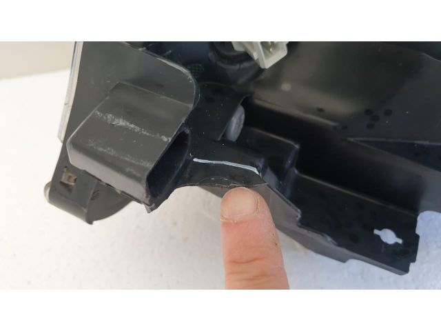 bontott TOYOTA AURIS Jobb Fényszóró