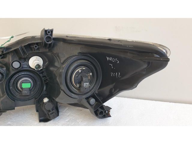 bontott TOYOTA AURIS Jobb Fényszóró