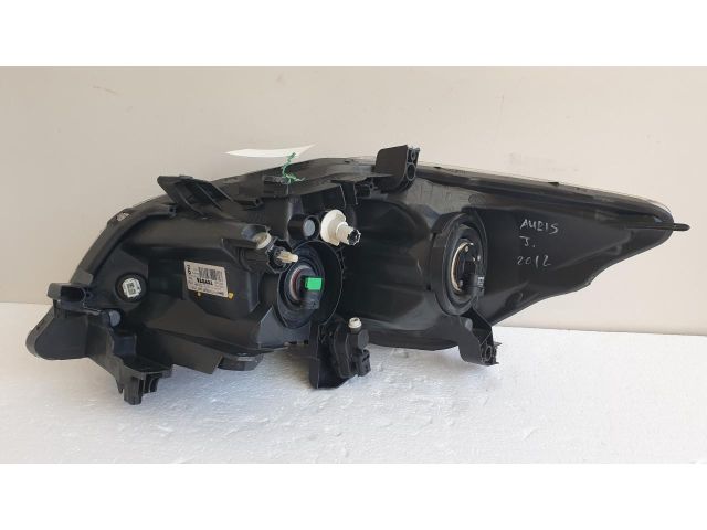 bontott TOYOTA AURIS Jobb Fényszóró