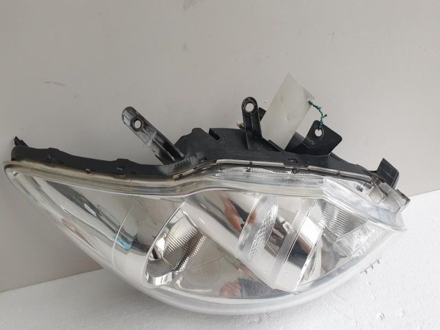 bontott TOYOTA AURIS Jobb Fényszóró