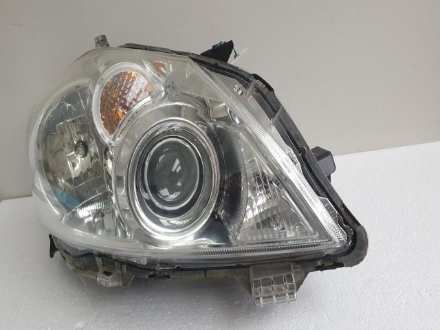 bontott TOYOTA AURIS Jobb Fényszóró