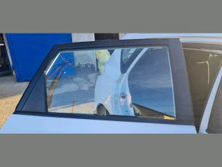 bontott TOYOTA AURIS Jobb hátsó Ablak