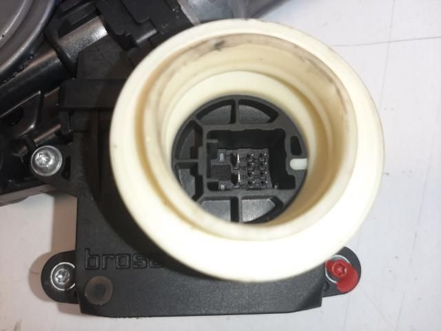 bontott TOYOTA AURIS Jobb hátsó Ablakemelő Motor