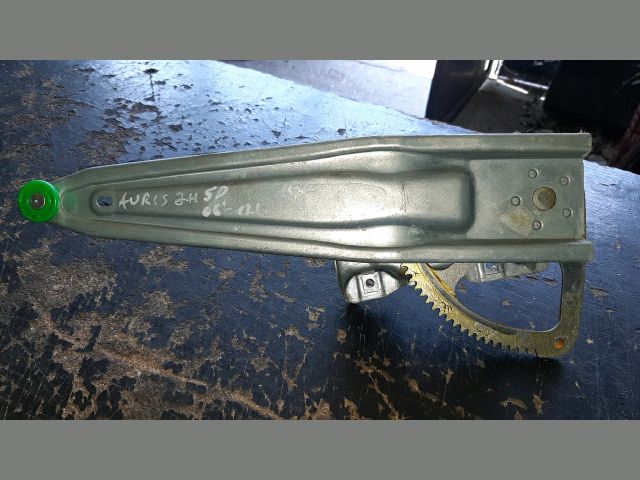 bontott TOYOTA AURIS Jobb hátsó Ablakemelő Szerkezet (Mechanikus)