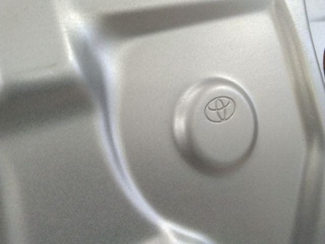 bontott TOYOTA AURIS Jobb hátsó Ajtó (Üres lemez)