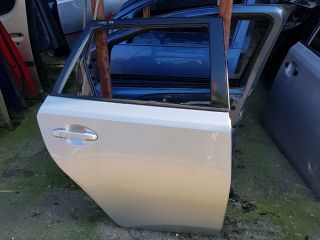 bontott TOYOTA AURIS Jobb hátsó Ajtó (Üres lemez)