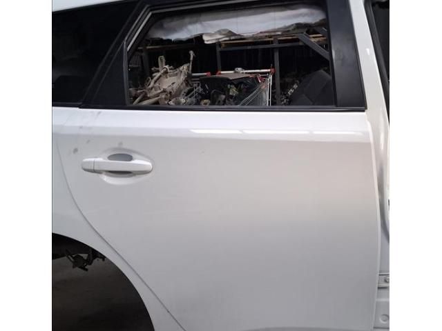 bontott TOYOTA AURIS Jobb hátsó Ajtó (Üres lemez)