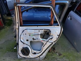 bontott TOYOTA AURIS Jobb hátsó Ajtó (Üres lemez)
