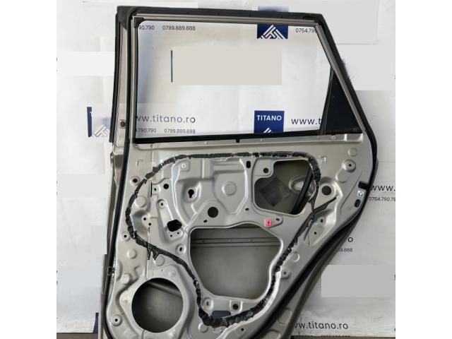 bontott TOYOTA AURIS Jobb hátsó Ajtó (Üres lemez)