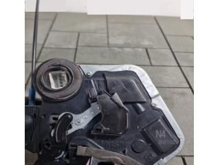 bontott TOYOTA AURIS Jobb hátsó Ajtózár