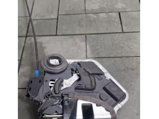 bontott TOYOTA AURIS Jobb hátsó Ajtózár