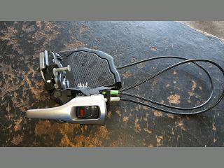 bontott TOYOTA AURIS Jobb hátsó Ajtózár