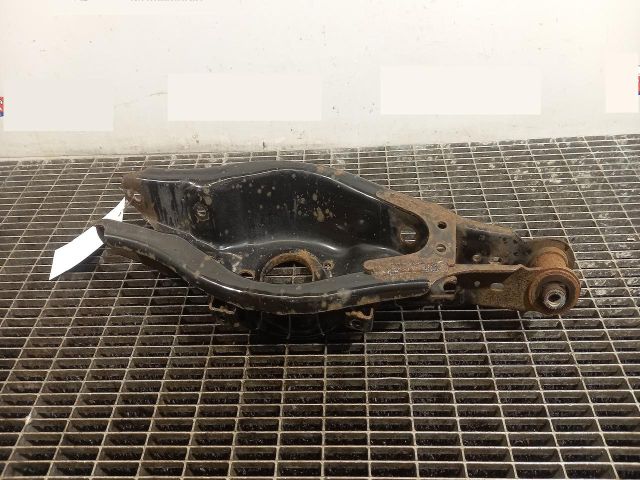 bontott TOYOTA AURIS Jobb hátsó Alsó Lengőkar