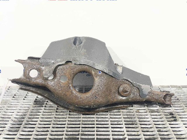 bontott TOYOTA AURIS Jobb hátsó Alsó Lengőkar