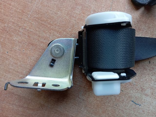 bontott TOYOTA AURIS Jobb hátsó Biztonsági Öv