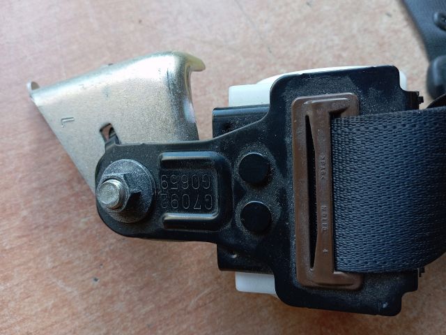 bontott TOYOTA AURIS Jobb hátsó Biztonsági Öv