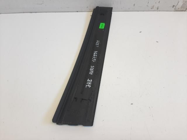 bontott TOYOTA AURIS Jobb hátsó Első Ajtókeret Burkolat