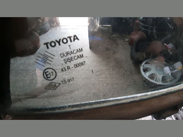 bontott TOYOTA AURIS Jobb hátsó Fixüveg (Ajtóban)