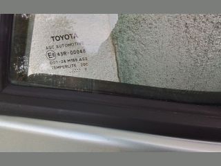 bontott TOYOTA AURIS Jobb hátsó Fixüveg (Ajtóban)