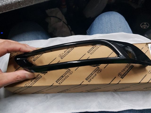 bontott TOYOTA AURIS Jobb hátsó Lökhárító Sarok (Műanyag)