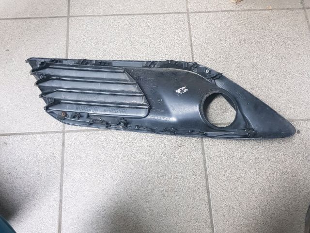 bontott TOYOTA AURIS Jobb Ködfényszóró Lámpakeret