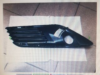 bontott TOYOTA AURIS Jobb Ködfényszóró Lámpakeret