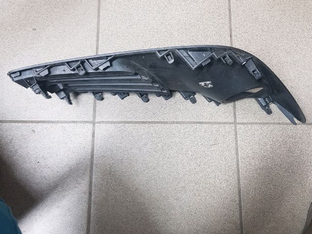 bontott TOYOTA AURIS Jobb Ködfényszóró Lámpakeret