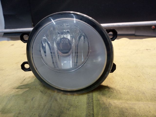 bontott TOYOTA AURIS Jobb Ködfényszóró