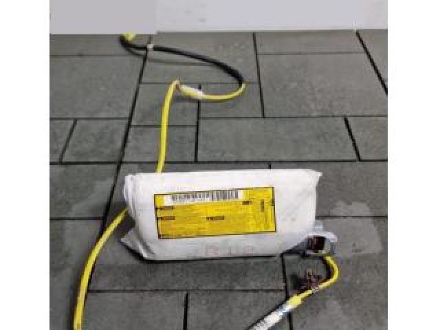 bontott TOYOTA AURIS Jobb Oldallégzsák