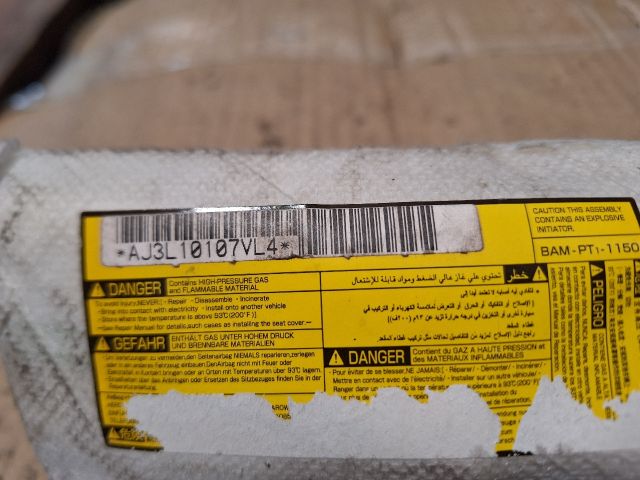 bontott TOYOTA AURIS Jobb Oldallégzsák