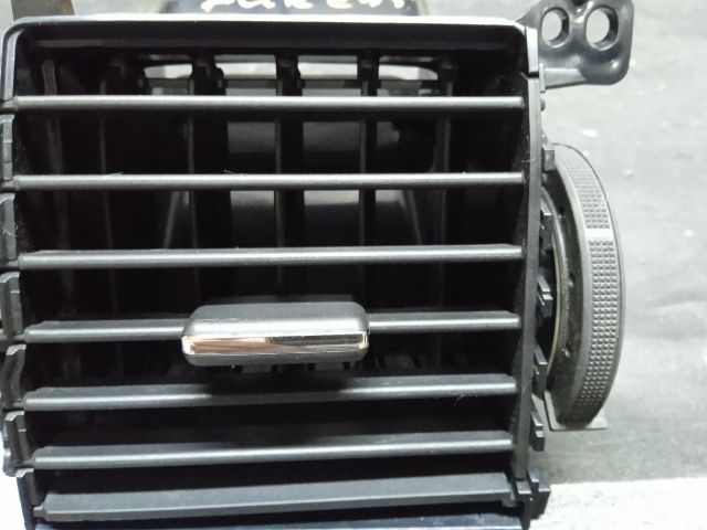 bontott TOYOTA AURIS Jobb Szellőző