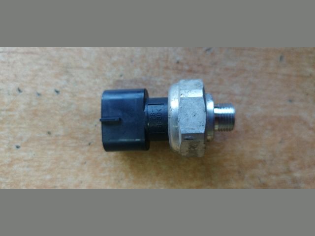 bontott TOYOTA AURIS Klíma Nyomásérzékelő Kapcsoló