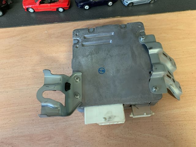 bontott TOYOTA AURIS Kormánymű Elektronika