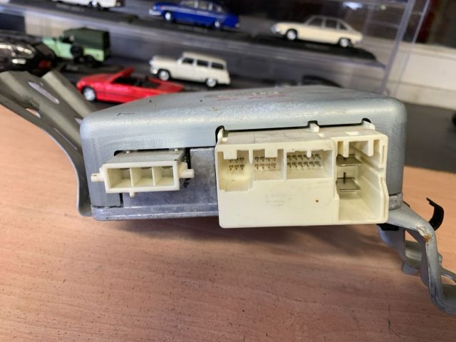 bontott TOYOTA AURIS Kormánymű Elektronika