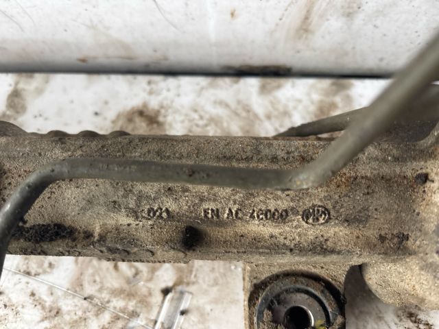 bontott TOYOTA AURIS Kormánymű Szervós