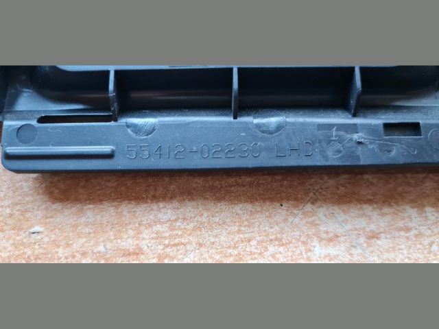 bontott TOYOTA AURIS Középkonzol Keret