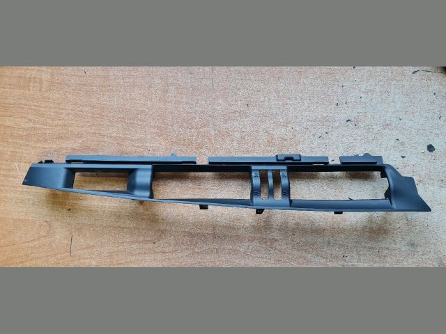 bontott TOYOTA AURIS Középkonzol Keret