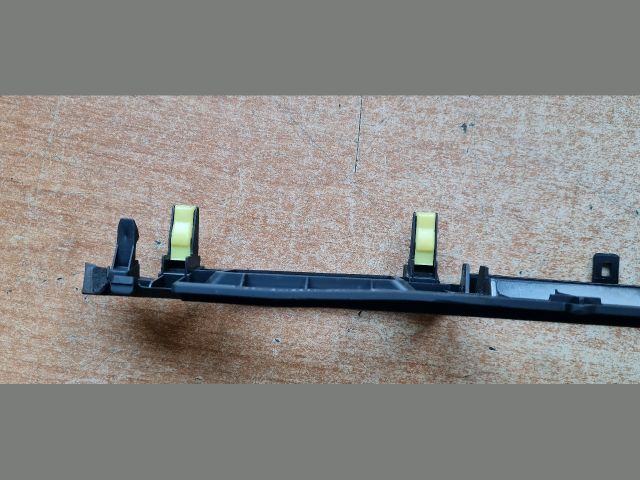 bontott TOYOTA AURIS Középkonzol Keret