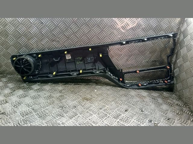 bontott TOYOTA AURIS Középső Műszerfal Díszléc