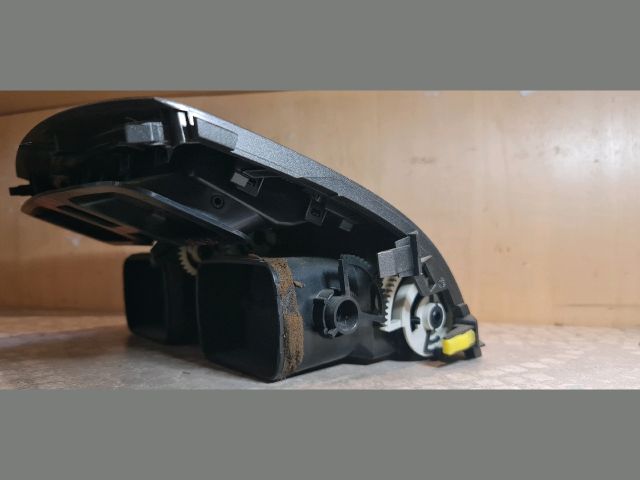 bontott TOYOTA AURIS Középső Szellőző