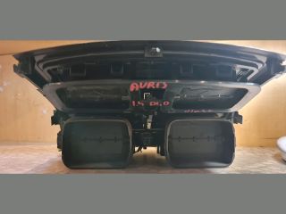 bontott TOYOTA AURIS Középső Szellőző